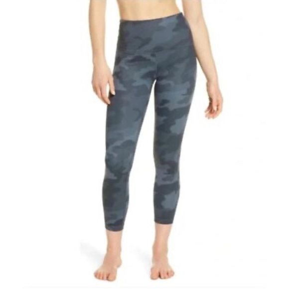 Zella Pants - Zella Camo Print High-Waisted Capri Leggings